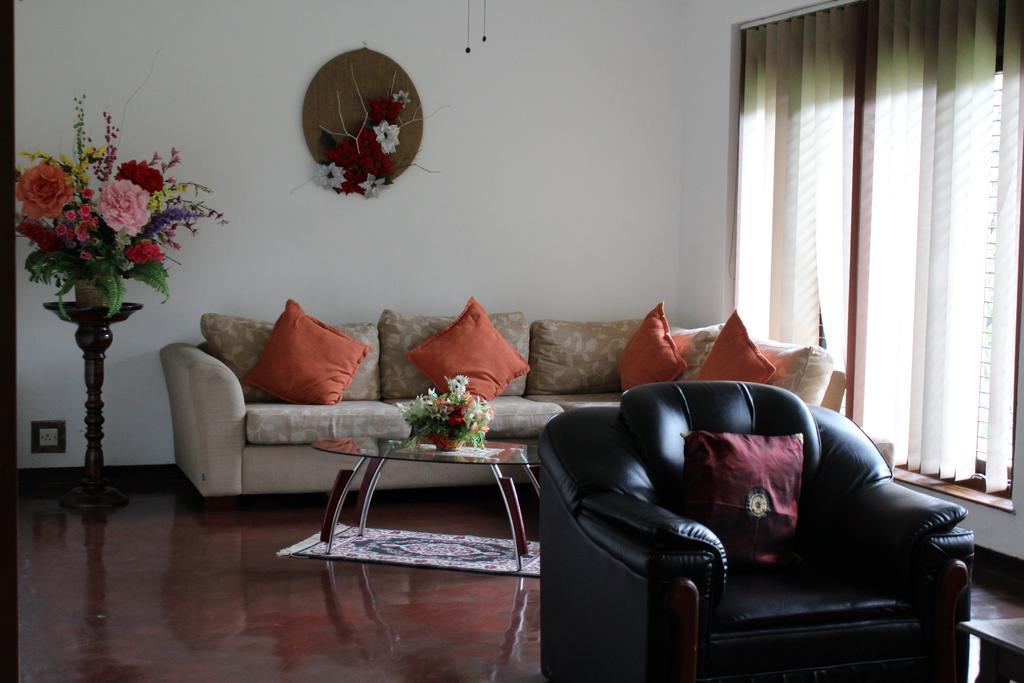 Anniewatte House Apartment Kandy Bagian luar foto
